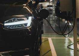 Bil som har på sina lampor