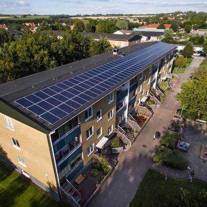 Fastighet med solceller på taket